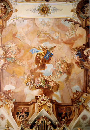 Deckenfresko über der Orgelempore (Bernhard Götz, 1750): Konzert der Engel