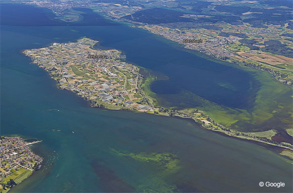 Satellitenbild der Insel Reichenau von Südosten. © Google 