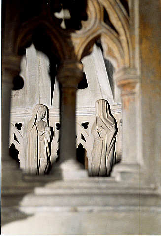 Heiliges Grab: Die Jungfrauen am Grab (Figuren im Innern des Grabs) 