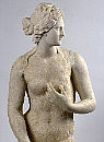 Statue der halbbekleideten Aphrodite
