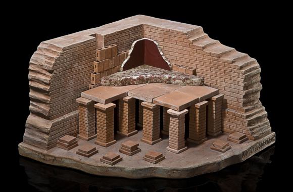 Saalburgmuseum: Modell einer römischen Fußbodenheizung aus Ziegeln