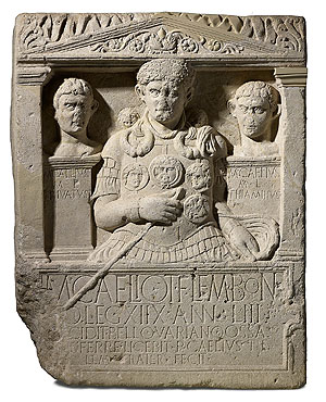 Der Grabstein des römischen Hauptmanns Marcus Caelius, nach 9 n. Chr., LVR-LandesMuseum Bonn. Foto: J. Vogel, LVR-LandesMuseum Bonn.