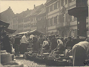 Münsterplatz um 1930. Fotografie © Museum für Stadtgeschichte. 