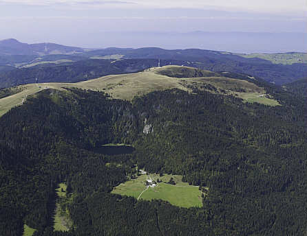 Gipfel des Feldbergs mit Feldsee. © LMZ-BW Armin Weischer