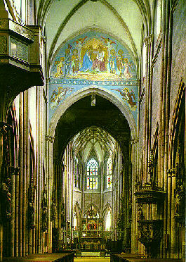 Mittelschiff des Münsters mit Blick zum Chor