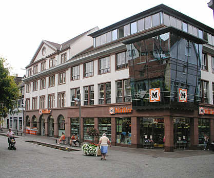 Ekemaliges Möbelhaus am Schlossplatz