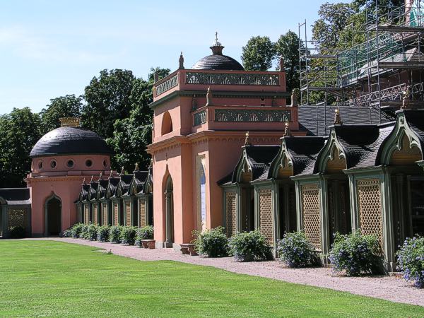 Schlossgarten Schwetzingen, Kreuzgang hinter der Moschee