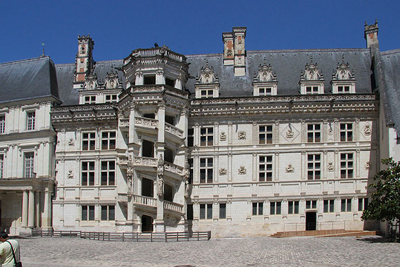 Schloss Blois, Flügel Franz I. mit der Renaissance-Wendeltreppe