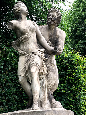 Schlosspark Grossedlitz: Figur des Pan, die Nymphe Syrinx verfolgend