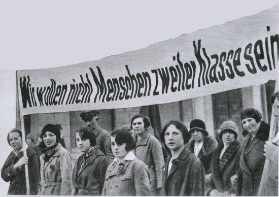 Frauentagsdemonstration der SDAP, 1930 |  Kreisky Archiv