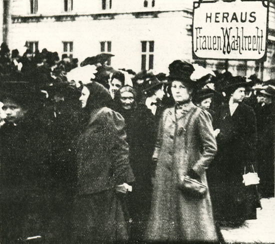 Frauentagsdemonstration am 19. Mrz 1911 in Wien |  Kreisky Archiv