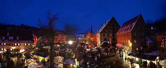 Weihnachtsmarkt im Klosterhof Maulbronn