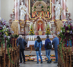 Erntedankschmuck in der Kirche von Hilzingen. Foto: Gemeinde Hilzingen 