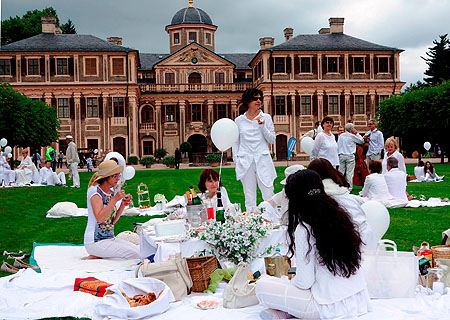 Picknick in Weiss im Schlossgarten Favorite
