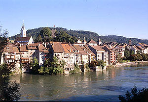 Laufenburg - das schweizerische Städtchen von der deutschen Rheinseite aus gesehen
