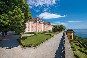 Meersburg, Gartenfassade des Neuen Schlosses und Teehäuschen
