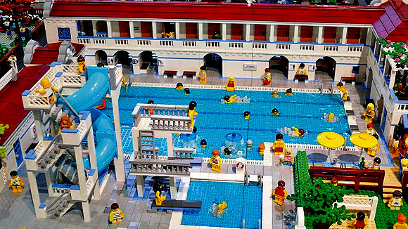 Lego-Ausstellung in Kloster Schussenried: Im Schwimmbad