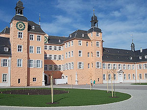 Schloss Schwetzingen, Ehrenhofseite