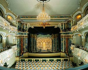 Schwetzingen, Schlosstheater. Blick auf die Bühne