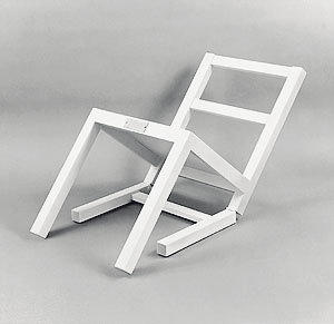 Timm Ulrichs, Der erste sitzende Stuhl (nach langem Stehen sich zur Ruhe setzend), 1970, WENTRUP, Berlin