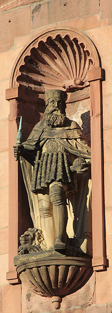 Frankreich-Fan der frühen Stunde: Kurfürst Ludwig V. Statue von Sebastian Götz am DickenTurm, um 1618.