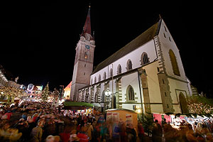 Christkindlemarkt auf dem Münsterplatz in Radolfzell, eine echte Institution. Foto: TSR GmbH / Kuhnle+Knödler