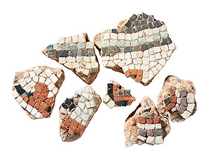 Fragmente eines römischen Mosaiks vom Schlossberg in Freiburg. Archäolog. Museum Colombischlössle, Foto: Axel Killian