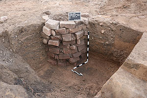 Ausgegrabener Brunnen, vermutlich aus dem ersten Drittel des 19. Jh.