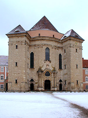Wiblingen, Fassade der ehemaligen Klosterkirche 