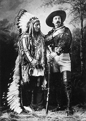 Sitting Bull und Buffalo Bill in Montreal, Quebec während einer Wild-West Show, 1885. 