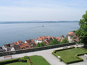 Meersburg, Blick vom Neuen Schloss über den Schlossgarten zum See. Foto: kulturer.be.