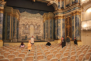 Schloss Schwetzingen, Blick in das kurfürstliceh Hoftheater mit Zuschauerraum und Bühne. Foto: kulturer.be