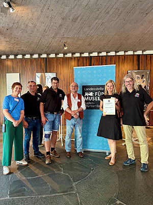 Das Team des Museum nach der Verleihung des Zertifikats