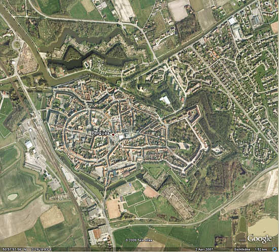 Bergues - Satellitenbild  Google Earth