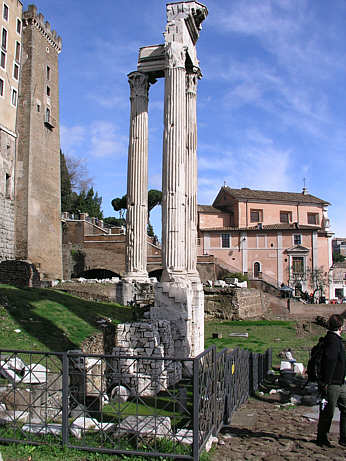 Vespasiantempel auf dem Forum Romanum