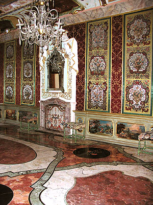 Schloss Favorite, Blumendekor im Vorzimmer des Appartements des Erbprinzen
