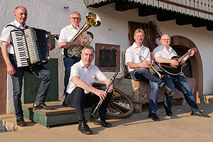 Die fünf Musiker der Entersbacher Unterkrainer 